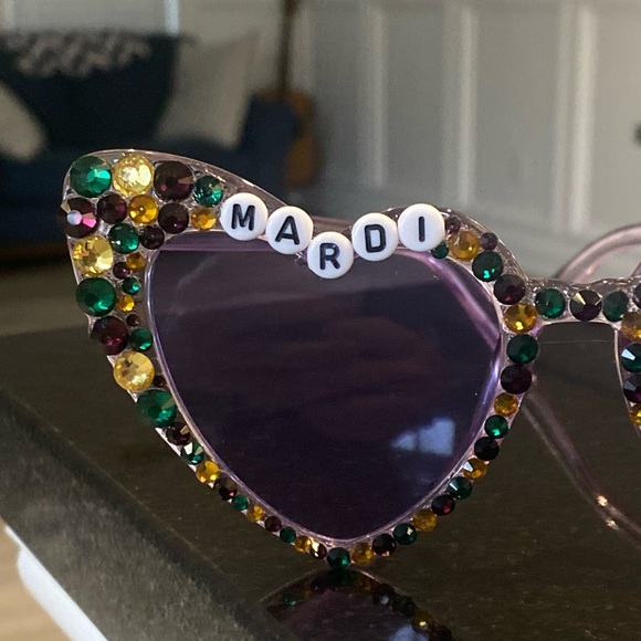 Mardi Gras Beaded Heart Sunglasses - Picture 3 of 4